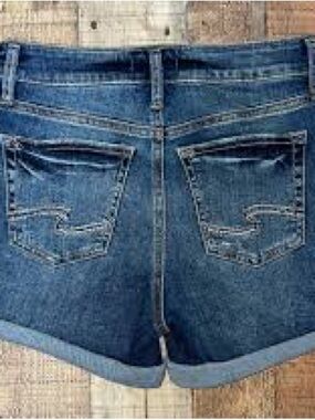 Silver Jeans Co. Suki cuffed denim shorts Zip Fly Distress Size 20 W